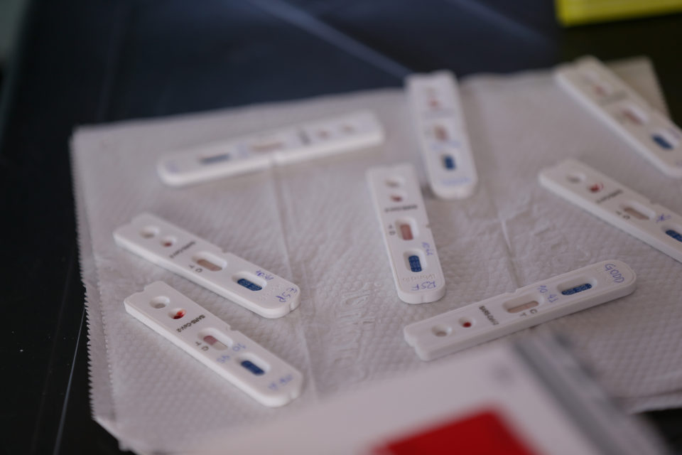 PARTINDO NA FRENTE: Município de Aparecida adquire Kits de testes rápidos para Covid-19; Prefeitura é a primeira da região a comprar 02062020 TESTE RAPIDO 960x640 - PARTINDO NA FRENTE: Município de Aparecida adquire Kits de testes rápidos para Covid-19; Prefeitura é a primeira da região a comprar