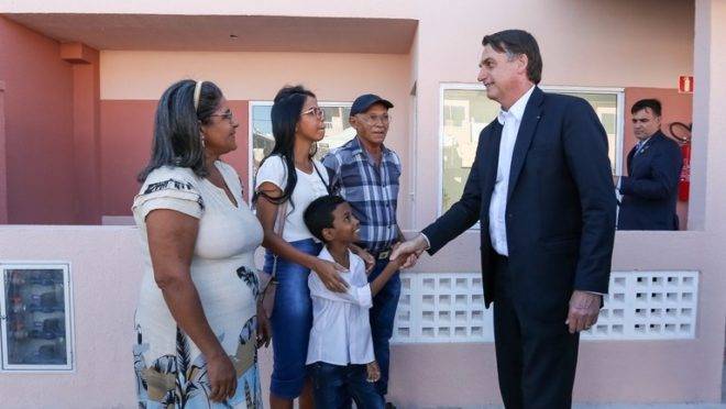 Governo que baixar juros em novo programa habitacional e atender cidades com até 50 mil moradores 02122019 bolsonaro petrolina foto jose dias pr 660x372 - Governo que baixar juros em novo programa habitacional e atender cidades com até 50 mil moradores