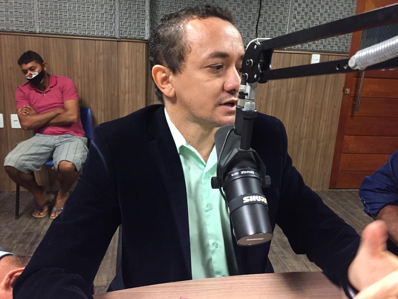 EM SÃO DOMINGOS: Família da prefeita recebe mais R$ 60 mil por mês na folha da prefeitura, denuncia o pré-candidato a prefeito Leonardo de Dedé 09062020 LEONARDO Easy Resize.com - EM SÃO DOMINGOS: Família da prefeita recebe mais R$ 60 mil por mês na folha da prefeitura, denuncia o pré-candidato a prefeito Leonardo de Dedé