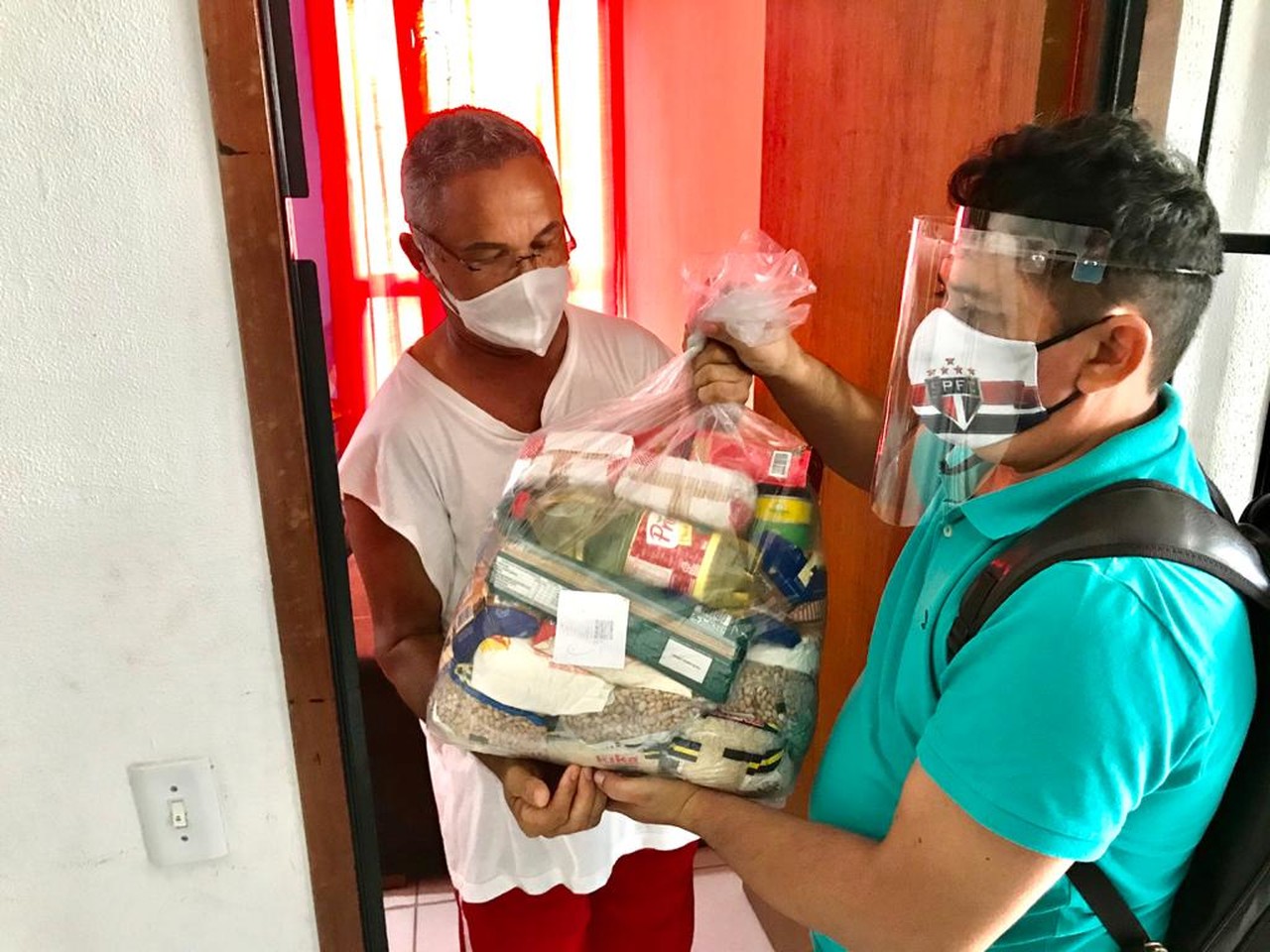 EM JOÃO PESSOA : Prefeitura inicia entrega de 20,8 mil cestas nutricionais e kits de higiene à pessoas em vulnerabilidade social e econômica 17062020 feiraspmjp Easy Resize.com - EM JOÃO PESSOA : Prefeitura inicia entrega de 20,8 mil cestas nutricionais e kits de higiene à pessoas em vulnerabilidade social e econômica