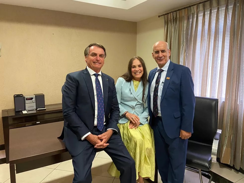 AGORA É ELA : Regina Duarte aceita convite de Jair Bolsonaro e vai comandar a pasta da Cultura no governo 20012020 regina - AGORA É ELA : Regina Duarte aceita convite de Jair Bolsonaro e vai comandar a pasta da Cultura no governo