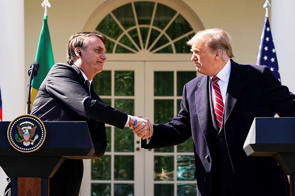 JUNTOS E MISTURADOS : Donald Trump: “Acabei de ligar para Jair Bolsonaro; o relacionamento entre os EUA e o Brasil nunca foi tão forte” 20122019 BRASILEEUA - JUNTOS E MISTURADOS : Donald Trump: “Acabei de ligar para Jair Bolsonaro; o relacionamento entre os EUA e o Brasil nunca foi tão forte”