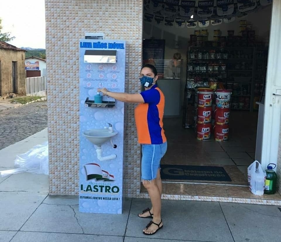 LASTRO: Prefeitura instala lavatórios em pontos estratégicos no centro da cidade; VEJA. 26052020 lastro1 - LASTRO: Prefeitura instala lavatórios em pontos estratégicos no centro da cidade; VEJA.