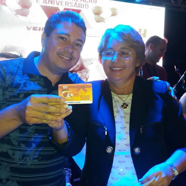 LOTAÇÃO: Veinho Atacarejo Comemorou 5 anos com mega festa na cidade de Uiraúna; CONFIRA. 26122019 LENINHA1 - LOTAÇÃO: Veinho Atacarejo Comemorou 5 anos com mega festa na cidade de Uiraúna; CONFIRA.