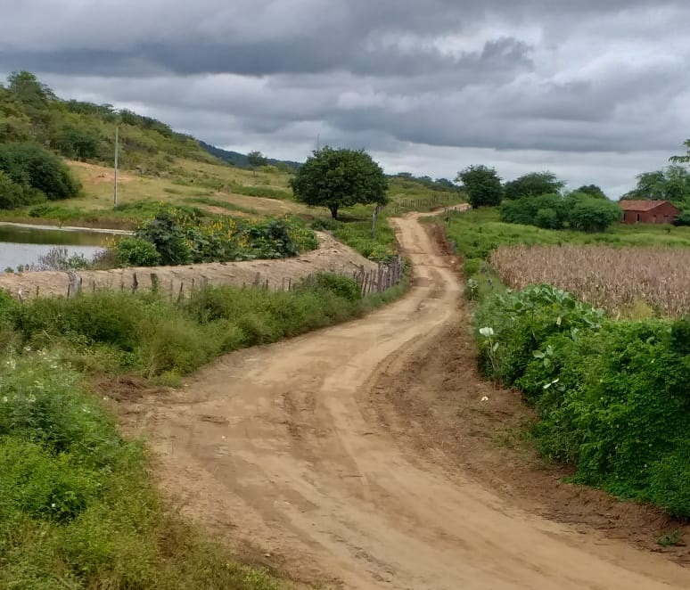EM SANTA CRUZ; Após apelos da população da Comunidade de Jenipapeiro e denúncia no blog, prefeitura resolve amenizar problema na estrada; VEJA 31052020 SCJ - EM SANTA CRUZ; Após apelos da população da Comunidade de Jenipapeiro e denúncia no blog, prefeitura resolve amenizar problema na estrada; VEJA