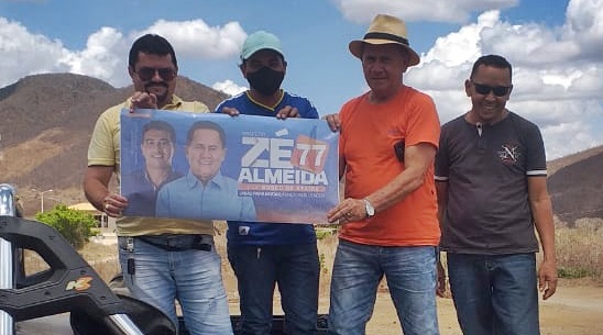 ze almeida adesao - PULA PULA : Empresário Ionaldo Almeida, adere ao projeto político do candidato Zé Almeida em Poço Dantas.