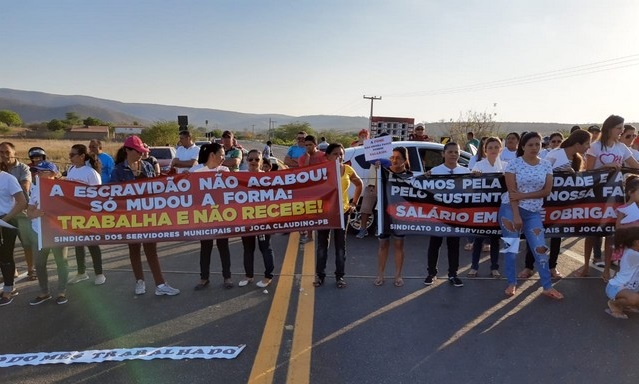03 MESES EM ATRASO: Sindicato dos servidores prepara grande protesto nesta quarta em Joca Claudino JOCA CLAUDINO - 03 MESES EM ATRASO: Sindicato dos servidores prepara grande protesto nesta quarta em Joca Claudino