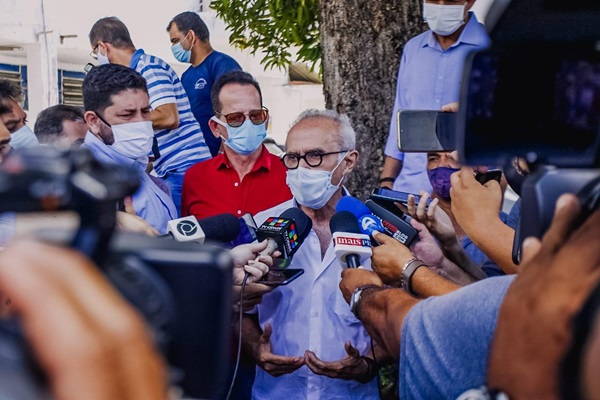 Cícero Lucena anuncia nova sala cirúrgica para zerar demanda de procedimentos ginecológicos na maternidade Cândida Vargas Cicero1 - Cícero Lucena anuncia nova sala cirúrgica para zerar demanda de procedimentos ginecológicos na maternidade Cândida Vargas