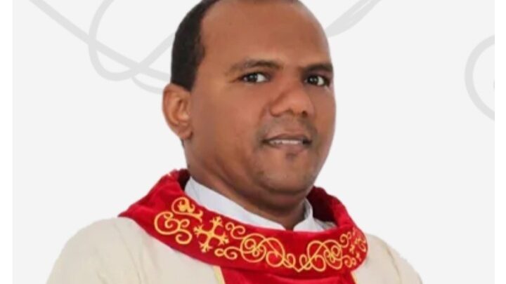 Padre Damião Pereira das Paróquias de Lastro e Vieirópolis celebra dez anos de vida sacerdotal. DAMIAO PADRE 720x405 - Padre Damião Pereira das Paróquias de Lastro e Vieirópolis celebra dez anos de vida sacerdotal.