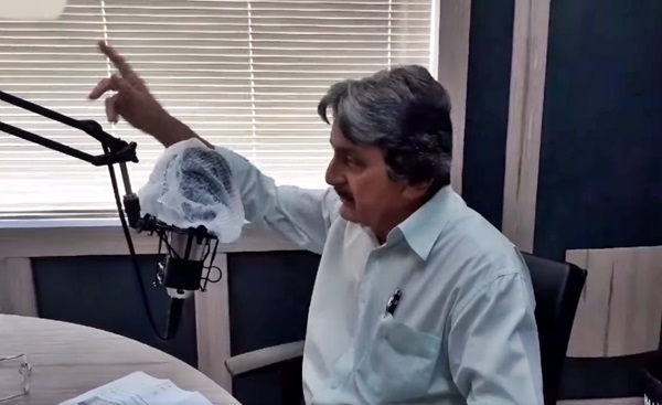 BELO JARDIM-PE: Durante entrevista prefeito Gilvandro Estrela desmente fake news sobre operação do Detran no município GILVANDRO E - BELO JARDIM-PE: Durante entrevista prefeito Gilvandro Estrela desmente fake news sobre operação do Detran no município