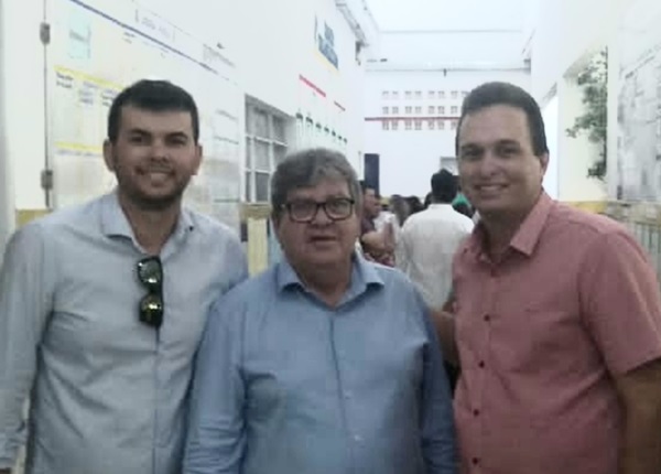 TRIUNFO : Governador João Azevedo contempla Escola Bernardino José Batista que se torna Cidadã Integral Técnica e ganha primeiro curso; VEJA. dirceu3 - TRIUNFO : Governador João Azevedo contempla Escola Bernardino José Batista que se torna Cidadã Integral Técnica e ganha primeiro curso; VEJA.