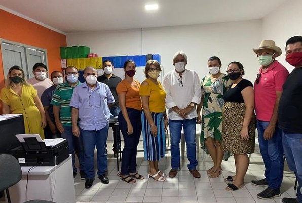 Prefeito Paulo Braz reúne secretários para balanço dos 100 dias de governo em Poço José de Moura. PAULO NOVA - Prefeito Paulo Braz reúne secretários para balanço dos 100 dias de governo em Poço José de Moura.