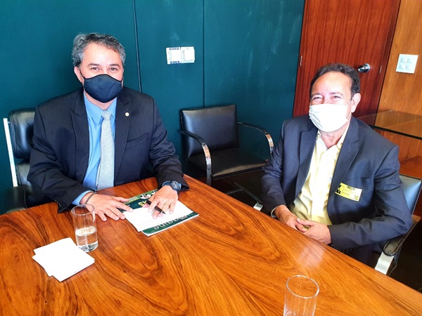 REFORÇO: Efraim Filho recebe apoio de mais 03 prefeitos, chega a 83 e consolida liderança para o Senado 02 - REFORÇO: Efraim Filho recebe apoio de mais 03 prefeitos, chega a 83 e consolida liderança para o Senado