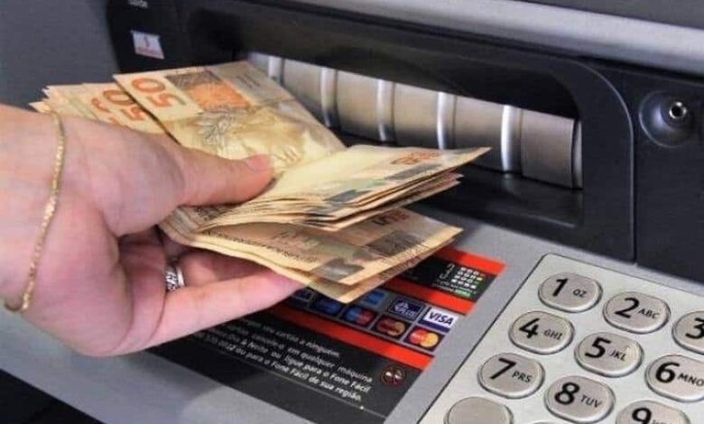 ANTECIPAÇÃO: Prefeitura inicia pagamento da primeira parcela do 13º salário nesta quinta-feira (10) DINHEIRO 780x470 - ANTECIPAÇÃO: Prefeitura inicia pagamento da primeira parcela do 13º salário nesta quinta-feira (10)