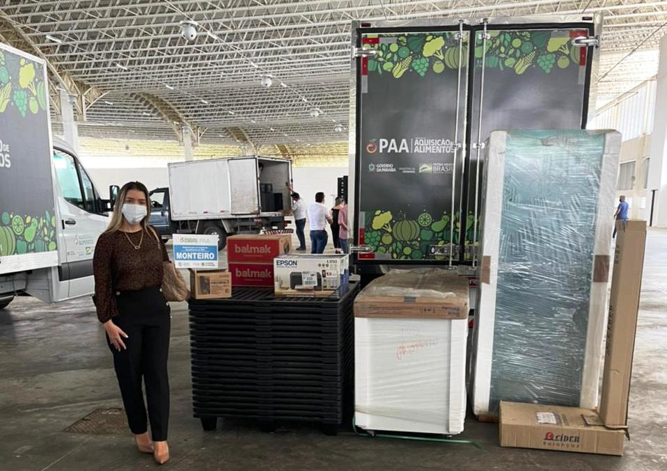 MONTEIRO: Prefeita Anna Lorena recebe pessoalmente caminhão e Kit de equipamentos do PPA PREFEITA ANNA LORENA RECEBE PESSOALMENTE CAMINHAO E KIT DE EQUIPAMENTOS DO PAA 1 - MONTEIRO: Prefeita Anna Lorena recebe pessoalmente caminhão e Kit de equipamentos do PPA