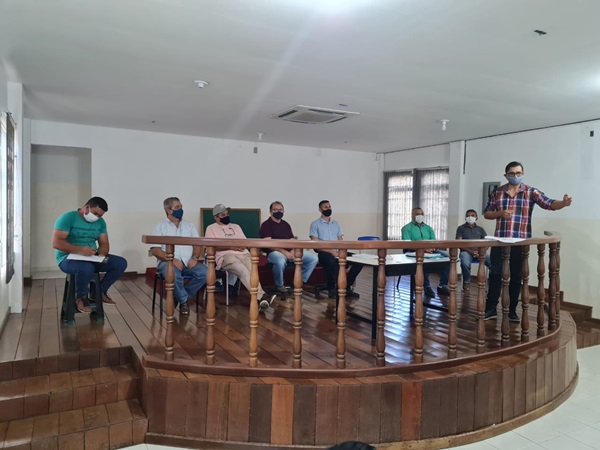 Prefeito Ceninha Lucena se reúne com representantes de associações rurais e debate melhorias para a agricultura de Bonito de Santa Fé. agricultura1 - Prefeito Ceninha Lucena se reúne com representantes de associações rurais e debate melhorias para a agricultura de Bonito de Santa Fé.