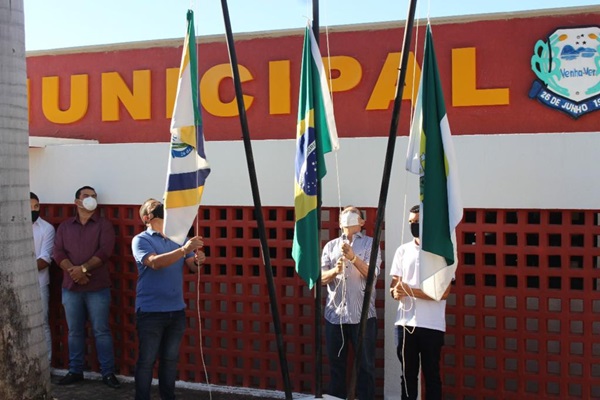 Município de Venha-Ver comemora 29 anos de emancipação com entrega de veículos e distribuição de cestas básicas no São João solidário. vv3 - Município de Venha-Ver comemora 29 anos de emancipação com entrega de veículos e distribuição de cestas básicas no São João solidário.