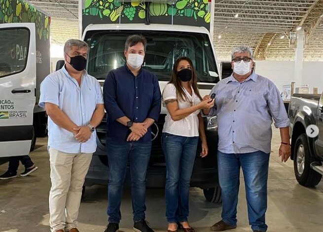 Prefeito Célio da Usina recebe pessoalmente caminhão e kit de equipamentos do PAA para o município de Vieirópolis. caminhao 655x470 - Prefeito Célio da Usina recebe pessoalmente caminhão e kit de equipamentos do PAA para o município de Vieirópolis.