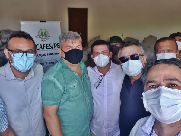 SANTA HELENA: Prefeito João Cleber agradece a Efraim Filho por importante emenda destinada ao município no valor de R$ 400 mil. efraim2 - SANTA HELENA: Prefeito João Cleber agradece a Efraim Filho por importante emenda destinada ao município no valor de R$ 400 mil.
