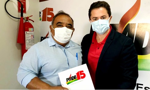 Prefeito Marcos Eron participa de reunião do MDB na capital com a presença do Senador Veneziano. marcos1 - Prefeito Marcos Eron participa de reunião do MDB na capital com a presença do Senador Veneziano.