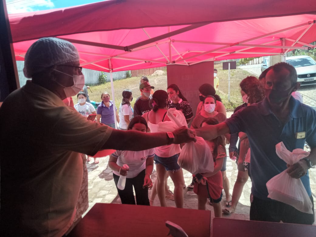 TÁ NA MESA: Programa alimentar que fornece almoço a 1 real começa a funcionar em São João do Rio do Peixe refeicao - TÁ NA MESA: Programa alimentar que fornece almoço a 1 real começa a funcionar em São João do Rio do Peixe