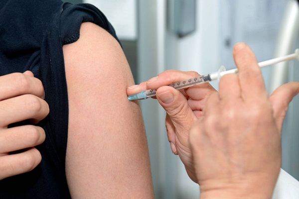 vacina 3 - Bonito de Santa Fé avança cronograma e imuniza pessoas de 28+ se tornando a primeira no sertão a vacinar novo grupo de jovens.