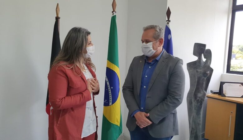 elisa1 780x450 - Vice-presidente da Câmara Municipal de João Pessoa, se encontra com reitor da UFPB para solicitar apoio técnico para a CPI da Banda Larga