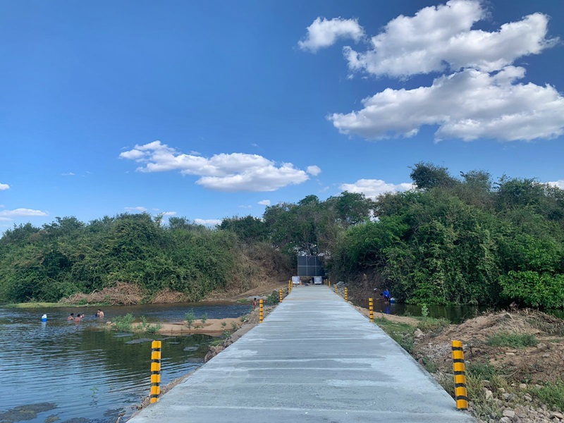 ponte pombal - Prefeitura de Pombal conclui obra de recuperação em ponte sobre o Rio Piranhas na Comunidade São João.