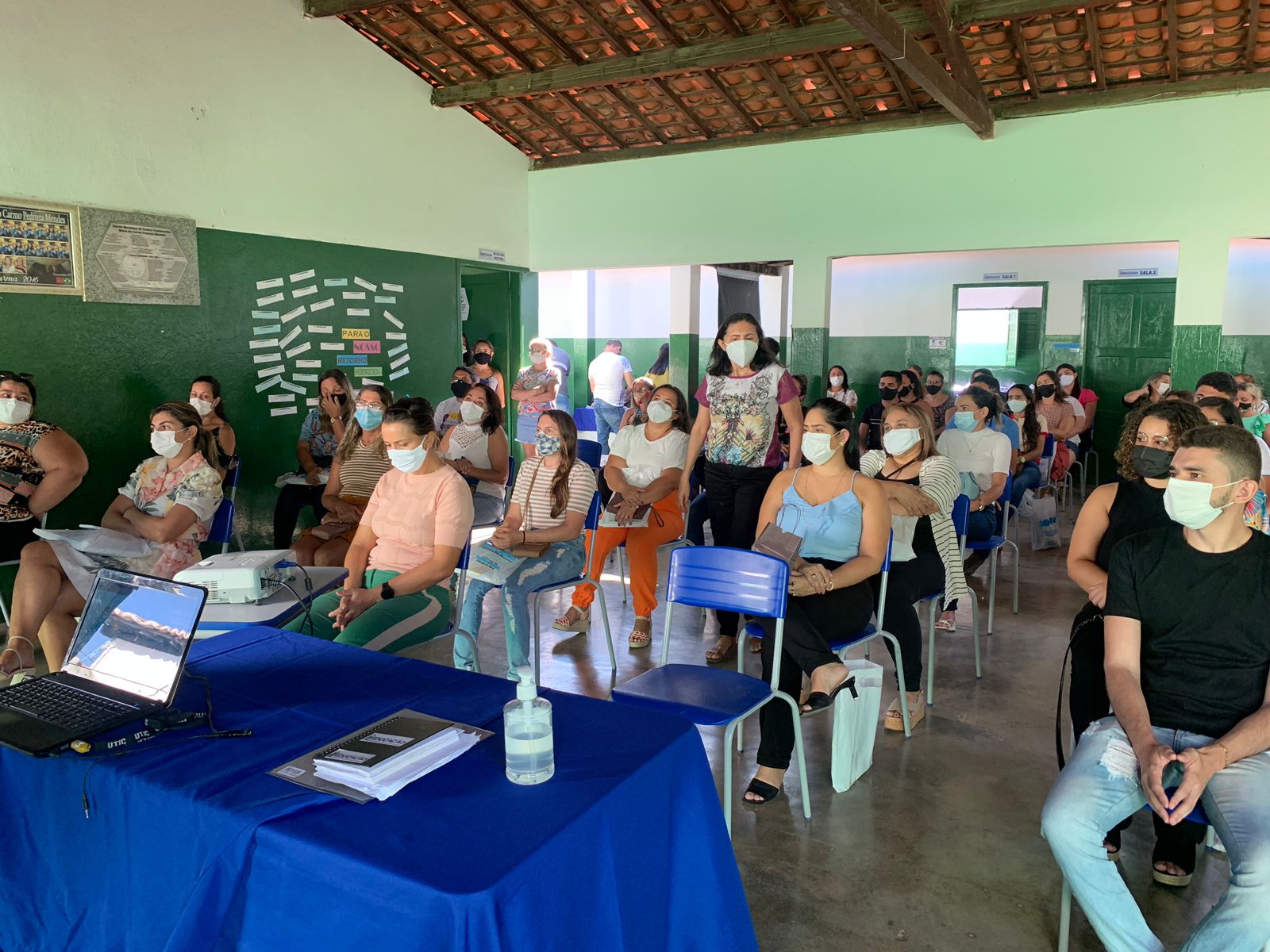 6 - Nazarezinho realiza formação sobre o ensino híbrido e na oportunidade homenageou os professores pelo seu dia.