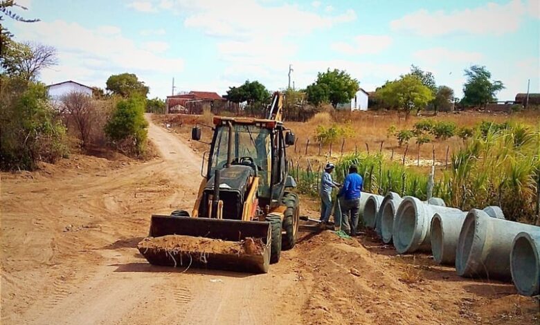 passagem 780x470 - APARECIDA: Prefeito João Neto beneficia comunidade na zona rural com construção de passagem molhada