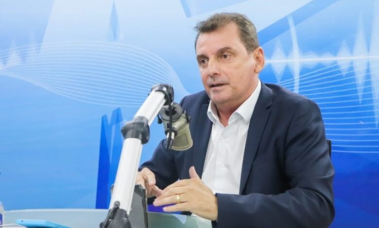 CHICO MENDES 780x470 - Prefeito de São José de Piranhas passa por ‘‘Vexame’’ durante entrevista e é desmentido ao vivo; VEJA.