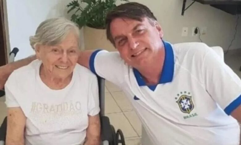 Mãe de Bolsonaro morre aos 94 anos; anúncio foi feito pelo presidente mae bolsonaro 780x470 - Mãe de Bolsonaro morre aos 94 anos; anúncio foi feito pelo presidente