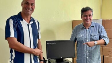 EFRAIM SAPE 390x220 - "Investir em educação é pensar no futuro", diz Efraim ao entregar equipamentos de informática ao município de Sapé