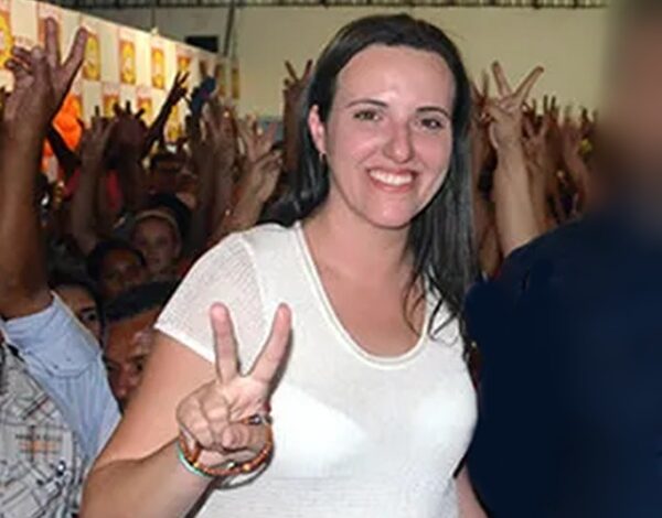 ENROLADA : Câmara de Monte Horebe vai apreciar contas de ex-prefeita Cláudia Dias na próxima sexta-feira (11) que poderá ficar inelegível por 8 anos EX PREFEITAA 600x470 - ENROLADA : Câmara de Monte Horebe vai apreciar contas de ex-prefeita Cláudia Dias na próxima sexta-feira (11) que poderá ficar inelegível por 8 anos