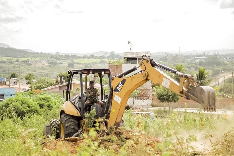 GARIS3 - BELO JARDIM : Prefeitura inicia grande mutirão de limpeza urbana e manutenção em bairros do município