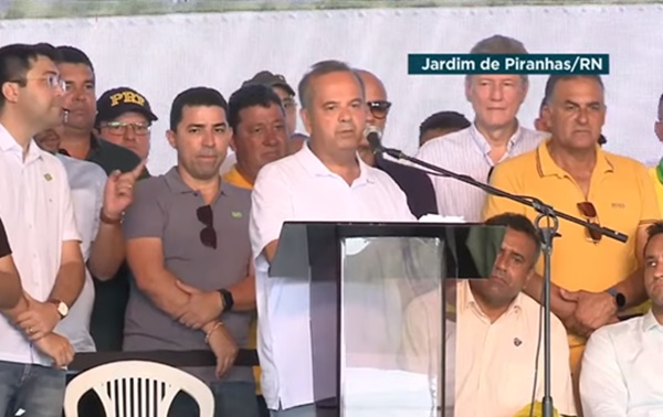 Prefeitos Dr. Cleiton, Babau e prefeita Larissa Rocha acompanham visita de Bolsonaro ao Rio Grande do Norte e diz que estão “fechados” com o presidente cleiton1 - Prefeitos Dr. Cleiton, Babau e prefeita Larissa Rocha acompanham visita de Bolsonaro ao Rio Grande do Norte e diz que estão “fechados” com o presidente