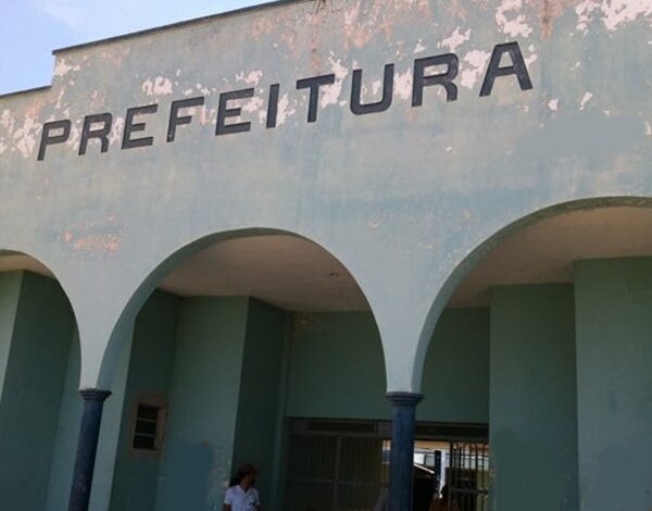 Prefeitura de São João do Rio do Peixe realiza leilão de máquina, ônibus, imóveis e terrenos; VEJA. paco 600x470 - Prefeitura de São João do Rio do Peixe realiza leilão de máquina, ônibus, imóveis e terrenos; VEJA.