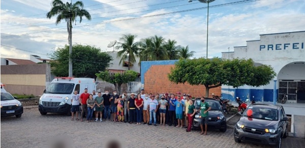 INVESTIMENTO: Prefeito Luiz Claudino entrega 10 novos veículos para a frota municipal de São João do Rio do Peixe CARROS1 - INVESTIMENTO: Prefeito Luiz Claudino entrega 10 novos veículos para a frota municipal de São João do Rio do Peixe