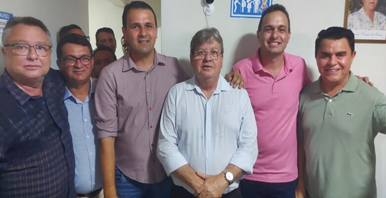 Airton Pires deverá receber nas próximas semanas apoio do prefeito de Bernardino Batista para reforçar sua caminhada à eleição de pré-candidato a estadual. bb 780x400 - Airton Pires deverá receber nas próximas semanas apoio do prefeito de Bernardino Batista para reforçar sua caminhada à eleição de pré-candidato a estadual.