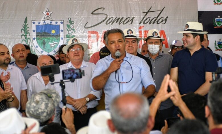 Ao lado do prefeito Geroncio Júnior, João Azevêdo, Hugo Motta e Lindolfo Pires inauguram estrada de Ramada e autoriza construção de ginásio em São Francisco jrsf 780x470 - Ao lado do prefeito Geroncio Júnior, João Azevêdo, Hugo Motta e Lindolfo Pires inauguram estrada de Ramada e autoriza construção de ginásio em São Francisco
