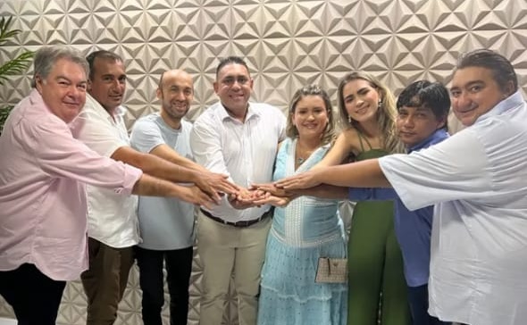 Aparecida: Vice-prefeito Hélio Roque e dois vereadores retornam a base de apoio do prefeito João Neto grupovolta - Aparecida: Vice-prefeito Hélio Roque e dois vereadores retornam a base de apoio do prefeito João Neto