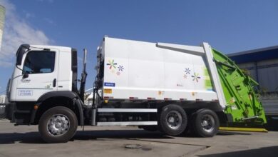 lixo 390x220 - REPERCUTE: Imprensa nacional destaca ''compra exagerada'' de caminhão de lixo da prefeitura de São Domingos no sertão .