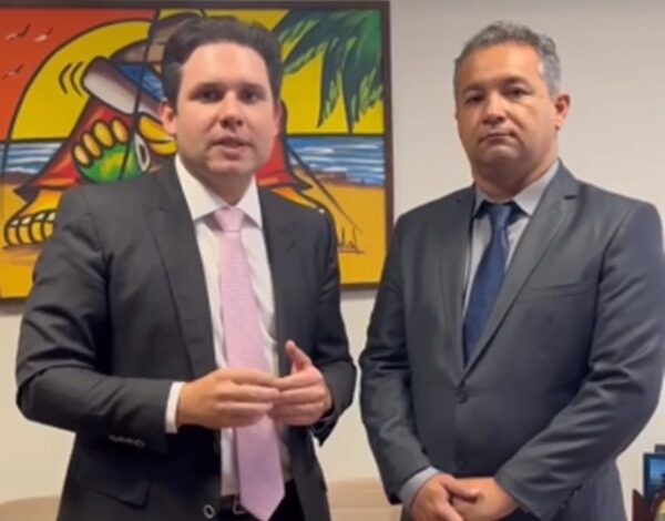 Prefeito Geroncio Junior anuncia novos investimentos para o município de São Francisco durante viagem a Brasília; VEJA JR E HUGO 600x470 - Prefeito Geroncio Junior anuncia novos investimentos para o município de São Francisco durante viagem a Brasília; VEJA