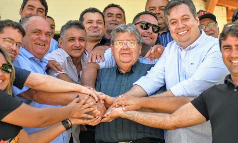 Mais um prefeito do PSDB anuncia adesão à reeleição de João Azevêdo, que passa a contar com apoio dos nove gestores da região polarizada por Sousa coloral 780x470 - Mais um prefeito do PSDB anuncia adesão à reeleição de João Azevêdo, que passa a contar com apoio dos nove gestores da região polarizada por Sousa