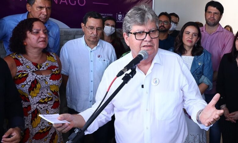 joaoentrega 780x470 - João Azevêdo entrega Casa de Acolhida para atender população LGBTQIAP+ em situação de rua e vulnerabilidade social