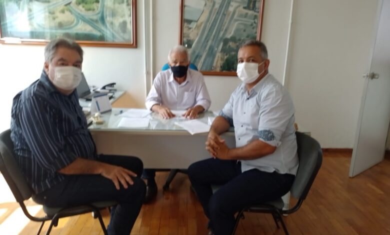 Prefeito de São Francisco cumpre agenda na capital e se reúne com Lindolfo Pires em busca de melhorias para a PB-359 lindolfo 1 780x470 - Prefeito de São Francisco cumpre agenda na capital e se reúne com Lindolfo Pires em busca de melhorias para a PB-359