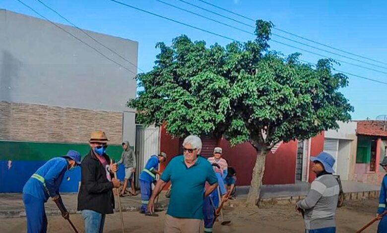 1PJM 780x470 - A TODO VAPOR: Prefeitura de Poço José de Moura realiza obras de terraplanagem, recuperação de estradas vicinais, limpeza e cobertura da rede de esgoto.