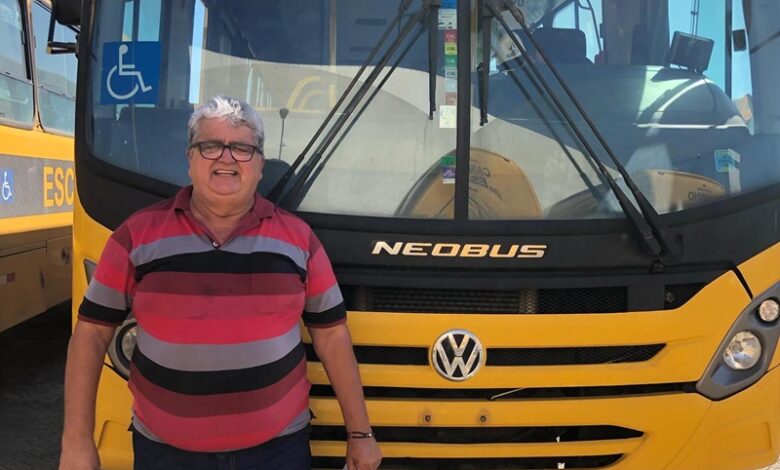 Vieirópolis é um dos municípios paraibanos a receber ônibus escolar do Governo do Estado e prefeito comemora celio 780x470 - Vieirópolis é um dos municípios paraibanos a receber ônibus escolar do Governo do Estado e prefeito comemora