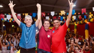 veneziano e ricardo 390x220 - Veneziano e Ricardo participam de lançamento da pré-candidatura de Deda Claudino a deputado federal em Guarabira