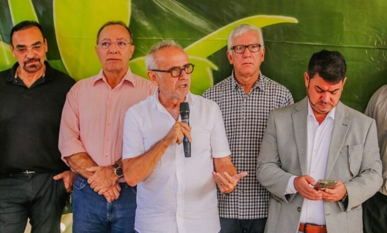 João Pessoa: Prefeito Cícero entrega pavimentação de ruas no Costa e Silva e população dá adeus a ‘Rua da Lama’ CICEROOBRA 780x470 - João Pessoa: Prefeito Cícero entrega pavimentação de ruas no Costa e Silva e população dá adeus a ‘Rua da Lama’